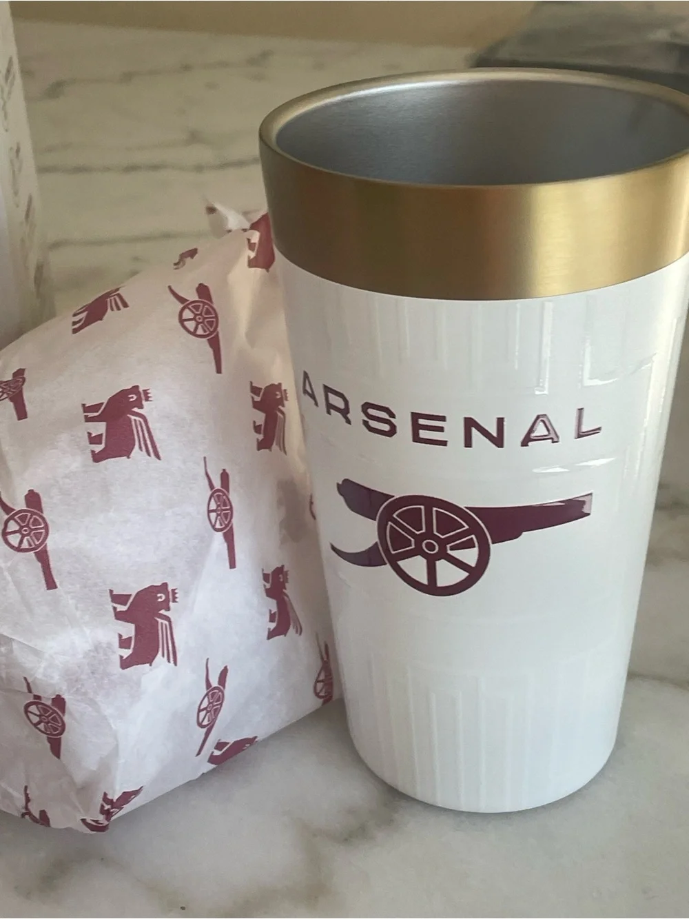 New NIB Stanley x Arsenal White & Gold Travel Tumbler NEW FIFA